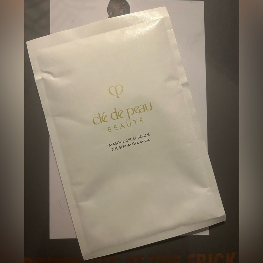 🆕 Clé de Peau Beauté The Sérum Gel Mask